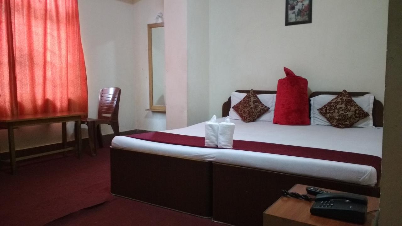 Hotel Pradhan Residency 甘托克 外观 照片