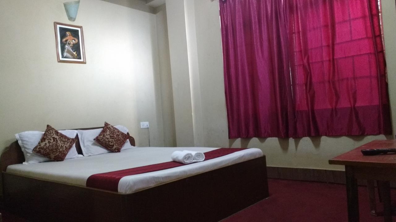 Hotel Pradhan Residency 甘托克 外观 照片