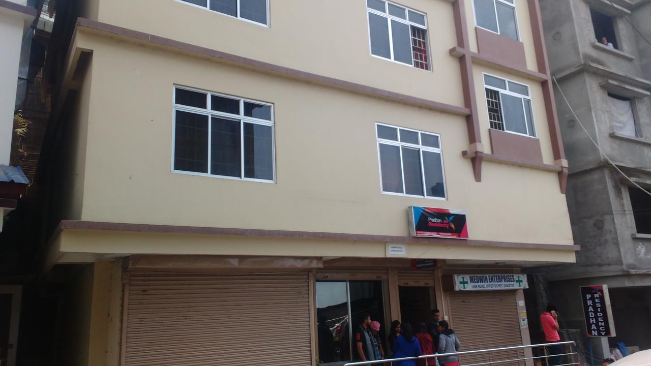 Hotel Pradhan Residency 甘托克 外观 照片